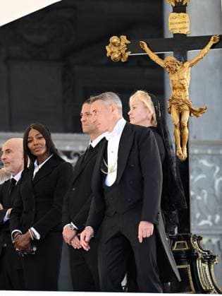 Naomi Campbell Meets Pope Leo XIV - Vatican British supermodel and actress Naomi Campbell attends Pope Leo XIV weekly general audience at St. Peter square in the Vatican on November 12, 2025. She greeted the pope and offered him a book: ‘La Via delle Spezie’. Photo by Eric Vandeville ABACAPRESS.COM Rome Vatican (or Holy See)  Copyright: xVandevillexEric ABACAx