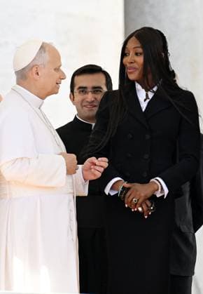Naomi Campbell Meets Pope Leo XIV - Vatican British supermodel and actress Naomi Campbell attends Pope Leo XIV weekly general audience at St. Peter square in the Vatican on November 12, 2025. She greeted the pope and offered him a book: ‘La Via delle Spezie’. Photo by Eric Vandeville ABACAPRESS.COM Rome Vatican (or Holy See)  Copyright: xVandevillexEric ABACAx