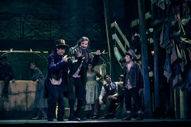 Graphic pass of the musical Oliver Twist at Teatro La Latina Graphic pass of the musical Oliver Twist, at Teatro La Latina, on November 12, 2025, in Madrid Spain This version of Oliver Twist is the musical of the forgotten children, of those who have no one to watch over them, of those who are around us with their pain and sadness and who tend to go unnoticed 12 NOVEMBER 2025 GRAPHIC PASS OLIVER TWIST MADRID TEATRO LA LATINA MUSICAL Jesús Hellí Madrid Madrid Madrid Espana  Copyright: xJesusxHellinx 7096866