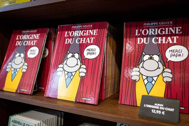 Exhibition of Philippe Geluck - Paris AJ This photo is an illustration showing The Cat comic strips on a shelf during the opening of the exhibition (vernissage) of Philippe Geluck, author of the comic book (Bande dessinee, BD, Livre) strip Le Chat at the Maillol Museum in Paris, France on November 12, 2025. Photo by Alexis Jumeau ABACAPRESS.COM Paris France  Copyright: xJumeauxAlexis ABACAx