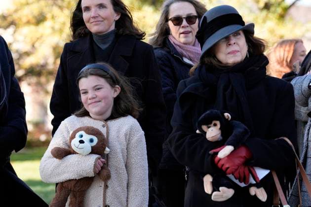 Jane Goodall funeral service - Washington Mourners arrive before the funeral service for conservationist Jane Goodall at the National Cathedral in Washington on November 12, 2025. Photo by Yuri Gripas ABACAPRESS.COM Washington DC United States  Copyright: xGripasxYuri ABACAx