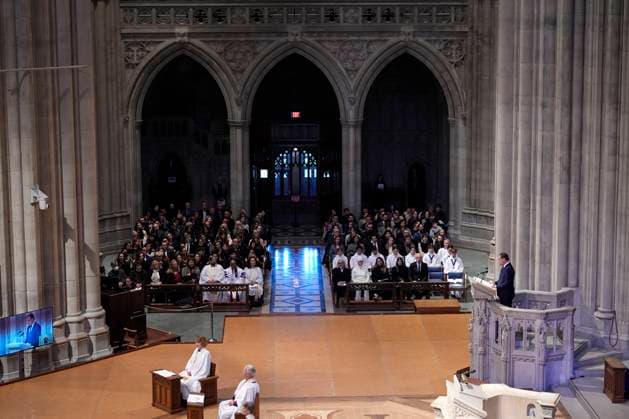 Jane Goodall funeral service - Washington Environmentalist Leonardo DiCaprio speaks at the funeral service for conservationist Jane Goodall at the National Cathedral in Washington on November 12, 2025. Photo by Yuri Gripas ABACAPRESS.COM Washington DC United States  Copyright: xGripasxYuri ABACAx
