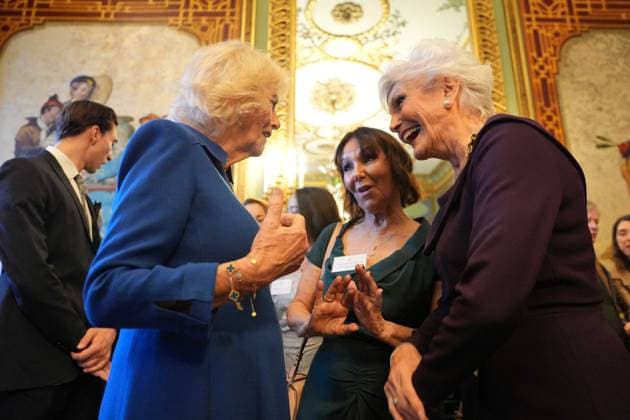 English National Ballet reception Queen Camilla, Patron of the English National Ballet, speaks with Arlene Phillips and Angela Rippon during a reception with staff, dancers, and supporters to celebrate the company s 75th anniversary and recognise the heritage, innovative creation of new works, and their learning and engagement programme, at Buckingham Palace in central London. Picture date: Wednesday November 12, 2025., Credit:Yui Mok Avalon UK, London Copyright: xYuixMokx xAvalonx 1052047765