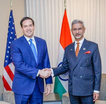 RECORD DATE NOT STATED EAM S. Jaishankar meets US Secretary of State Marco Rubio Niagara Region, Nov 12 (ANI): External Affairs Minister S. Jaishankar meets US Secretary of State Marco Rubio at the G7 Foreign Ministers meet, on Wednesday. (@DrSJaishankar ANI Photo) Niagara Region Canada Copyright: xANIx ANI_20251112282