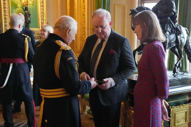 Elizabeth Emblem service Mr. Andrew Murphy (Son) receives the Elizabeth Emblem from King Charles III at Windsor Castle, Berkshire, for Detective Inspector David Murphy, Royal Ulster Constabulary. Picture date: Wednesday November 12, 2025., Credit:Jonathan Brady Avalon UK, London  Copyright: xJonathanxBradyx xAvalonx 1052082938