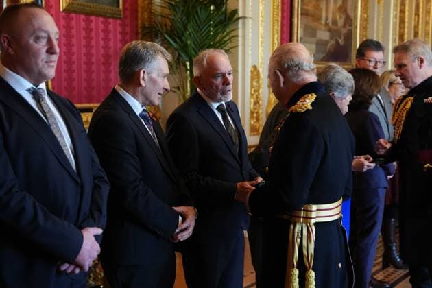 Elizabeth Emblem service Mr. Paul Toombs (Son) receives the Elizabeth Emblem from King Charles III at Windsor Castle, Berkshire, for Mr. William Toombs, H.M. Customs. Picture date: Wednesday November 12, 2025., Credit:Jonathan Brady Avalon UK, London  Copyright: xJonathanxBradyx xAvalonx 1052082968