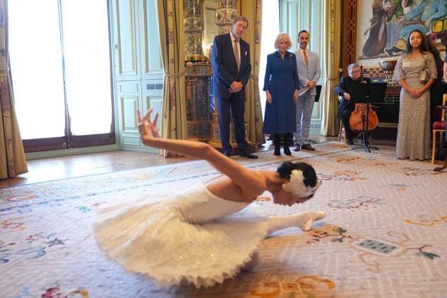 . 12 11 2025. London, United Kingdom. Queen Camilla watching ballerina Sangeun Lee perform at a reception for the English National Ballet to celebrate the company s 75th anniversary at Buckingham Palace in London.  xPoolx xi-Imagesx IIM-26373-0009