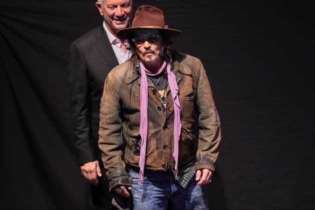 Modigliani: Three Days in Montparnasse premiere in Argentina BUENOS AIRES, ARGENTINA – NOVEMBER 12, 2025: American actor and director Johnny Depp led a masterclass in acting alongside Riccardo Scamarcio, star of the film, at the historic Podestá Theater in La Plata, Buenos Aires Province, Argentina, on November 12, 2025. The event, attended by students, actors, and local theater enthusiasts, was part of Depp s promotional visit to Argentina for the premiere of his new film, Modigliani: Three Days in Montparnasse, which he directed and produced. During the session, Depp discussed the creative process, character development, and his experience working on the biographical film, receiving a warm ovation from the audience in La Plata. Lucia Copyright: x2025xAnadoluxLucianoxGonzalezx
