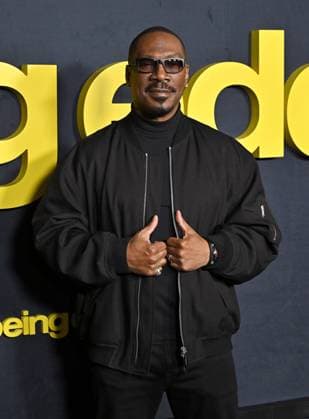 Netflix™s ˜Being Eddie™ Los Angeles Premiere Eddie Murphy arriving to Netflix™s Being Eddie Los Angeles premiere held at the Netflix Tudum Theater on November 12, 2025 in Hollywood, Ca. Hollywood Netflix Tudum Theater California USA Copyright: xStarbuck AFF-USA.COMx