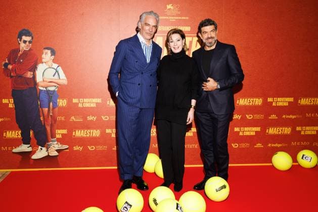 News - Il Maestro - Photocall Andrea Di Stefano, Edwige Fenech, Pierfrancesco Favino attend the Il Maestro photocall at Cinema Anteo on November 12, 2025 in Milan, Italy. Photo: Cinzia Camela. Milan Cinema Anteo Italy Copyright: xCinziaxCamelax xLiveMediax LPN_2141413