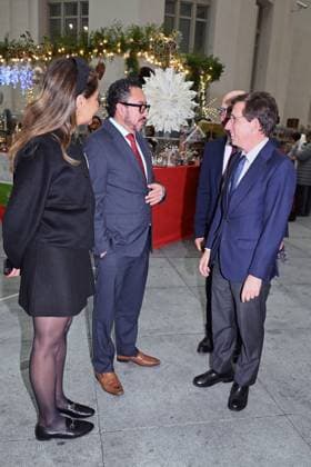 Inauguration of the New Future 2025 Flea Market The Mayor of Madrid, José Luis Martínez Almeida d , during the inauguration of the New Future 2025 Flea Market at the Galería de Cristal del Palacio Cibeles in Madrid, on November 13, 2025, in Madrid Spain FAMOSOSOS SOLIDARITY RASTRILLO José Madrid Madrid Madrid Spain  Copyright: xJosÃ xOlivax 7098218