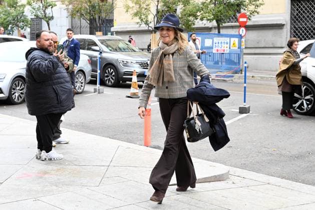 Inauguration of the New Future 2025 Flea Market The Infanta Elena on her arrival at the inauguration of the New Future 2025 Flea Market at the Crystal Gallery of the Cibeles Palace in Madrid, on November 13, 2025, in Madrid Spain FAMOUSES SOLIDARITY RASTRILLO José Madrid Madrid Spain  Copyright: xJosÃ xOlivax 7098331