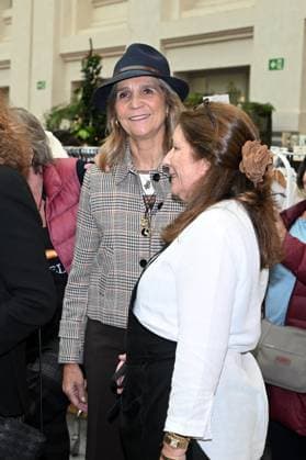 Inauguration of the New Future 2025 Flea Market The Infanta Elena during the inauguration of the New Future 2025 Flea Market at the Galería de Cristal del Palacio Cibeles in Madrid, on November 13, 2025, in Madrid Spain FAMOUSES SOLIDARITY RASTRILLO José Madrid Madrid Madrid Spain  Copyright: xJosÃ xOlivax 7098409