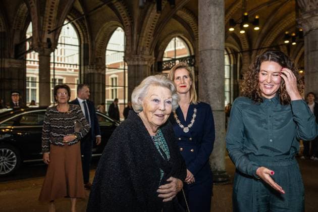 AMSTERDAM Princess Beatrix arrives at the Rijksmuseum for the opening of a photo exhibition commemorating the centennial of the development organization Simavi. For the exhibition, photographer Sacha de Boer created a series of portraits of women from Kenya and Indonesia. ANP DINGENA MOL netherlands out - belgium out  Copyright: xx x542013714x originalFilename: 542013714.jpg