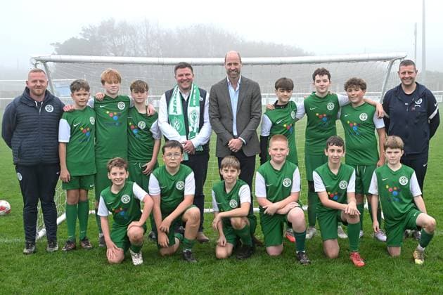 Prince William visits Mousehole AFC The Prince of Wales visits Mousehole AFC, and opens a new access road to the club s ground and facilities in Mousehole, Cornwall, UK on the 13th November, 2025. Picture by Hugh Hastings WPA-Pool Mousehole Mousehole AFC Cornwall United Kingdom 