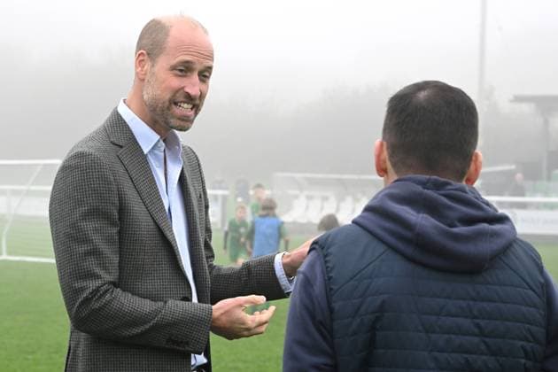 Prince William visits Mousehole AFC The Prince of Wales visits Mousehole AFC, and opens a new access road to the club s ground and facilities in Mousehole, Cornwall, UK on the 13th November, 2025. Picture by Hugh Hastings WPA-Pool Mousehole Mousehole AFC Cornwall United Kingdom 
