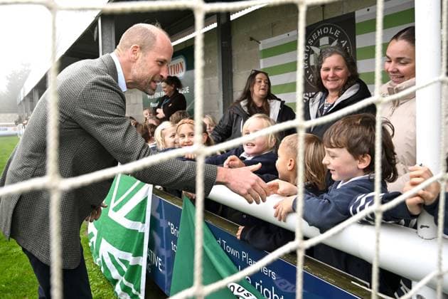 Prince William visits Mousehole AFC The Prince of Wales visits Mousehole AFC, and opens a new access road to the club s ground and facilities in Mousehole, Cornwall, UK on the 13th November, 2025. Picture by Hugh Hastings WPA-Pool Mousehole Mousehole AFC Cornwall United Kingdom 