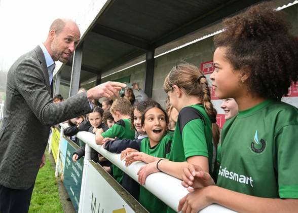 Prince William visits Mousehole AFC The Prince of Wales visits Mousehole AFC, and opens a new access road to the club s ground and facilities in Mousehole, Cornwall, UK on the 13th November, 2025. Picture by Hugh Hastings WPA-Pool Mousehole Mousehole AFC Cornwall United Kingdom 