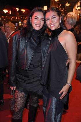 Anna Maria Damm with sister Katharina Damm at the premiere of Sarah Engels at Moulin Rouge Das Musical in the Musical Dome in Cologne on 13 11 2025