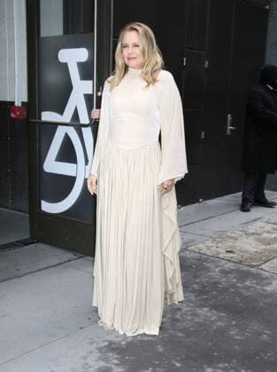 November 13, 2025 Alicia Silverstone on The View to talk about her new movie A Merry Little Ex-Mas in New York. November 13, 2025 Copyright: xRW Mediapunchx