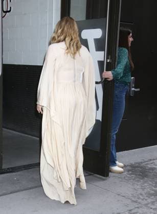 November 13, 2025 Alicia Silverstone on The View to talk about her new movie A Merry Little Ex-Mas in New York. November 13, 2025 Copyright: xRW Mediapunchx