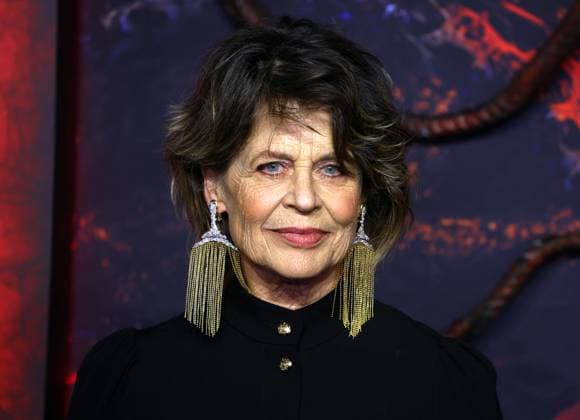 Stranger Things Season 5, Volume 1 screening at the Odeon Luxe, London Linda Hamilton at the Stranger Things Season 5, Volume 1 screening at the Odeon Luxe Leicester Square in London, England. London Odeon Luxe, Leicester Square UK Copyright: xFredxDuvalx