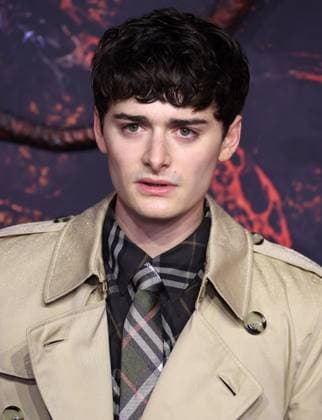 Stranger Things Season 5, Volume 1 screening at the Odeon Luxe, London Noah Schnapp at the Stranger Things Season 5, Volume 1 screening at the Odeon Luxe Leicester Square in London, England. London Odeon Luxe, Leicester Square UK Copyright: xFredxDuvalx