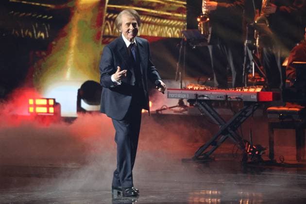 The Spanish singer Raphael performs at the Latin Grammy Awards ceremony in Las Vegas, United States, 13 November 2025. Latin Grammy Awards Ceremony 2025 in Las Vegas !ACHTUNG: NUR REDAKTIONELLE NUTZUNG!  Copyright: xOctavioxGuzmánx AME8965 20251114-55018531552_1