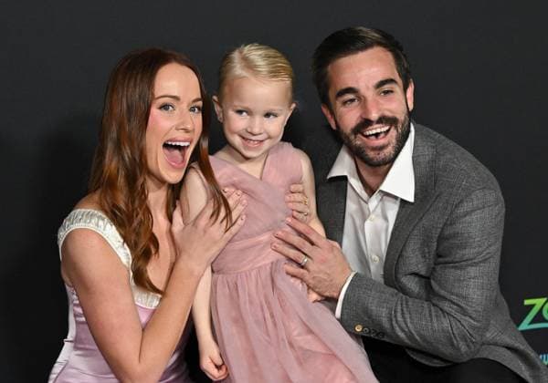 ˜Zootopia 2™ World Premiere Whitney Leavitt, Sedona Leavitt and Conner Leavitt arriving to Zootopia 2 world premiere held at the El Capitan Theatre on November 13, 2025 in Hollywood, Ca. Hollywood El Capitan Theatre California USA Copyright: xStarbuck AFF-USA.COMx