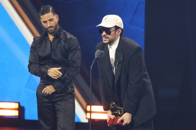 Puerto Rican singer Bad Bunny speaks after receiving the Latin Grammy for Album of the Year in Las Vegas, United States, 13 November 2025. Latin Grammy Awards Ceremony 2025 in Las Vegas !ACHTUNG: NUR REDAKTIONELLE NUTZUNG!  Copyright: xOctavioxGuzmánx AME8999 20251114-55018531924_1
