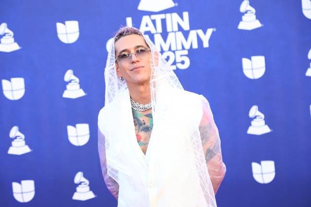 Lenny Tavarez arrives for the 26th annual Latin Grammy Awards at the MGM Garden Arena in Las Vegas, Nevada on Thursday, November 13, 2025.  LAV20251113031 JAMESxATOA