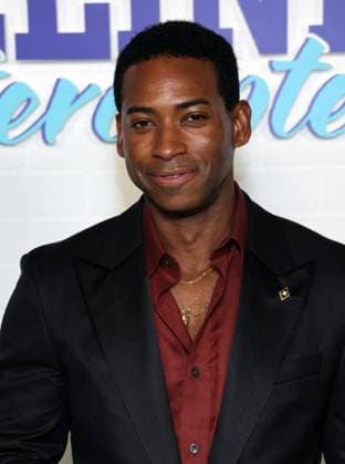 13 November 2025 - Los Angeles, California - Oliver Williams. Los Angeles premiere of Tubis YA Original Film SIDELINED 2: INTERCEPTED held at Pacific Design Center. Los Angeles USA - ZUMAa123 20251113_zaa_a123_012 Copyright: xADx