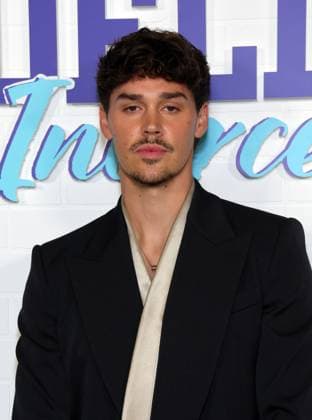 13 November 2025 - Los Angeles, California - Noah Beck. Los Angeles premiere of Tubis YA Original Film SIDELINED 2: INTERCEPTED held at Pacific Design Center. Los Angeles USA - ZUMAa123 20251113_zaa_a123_068 Copyright: xADx