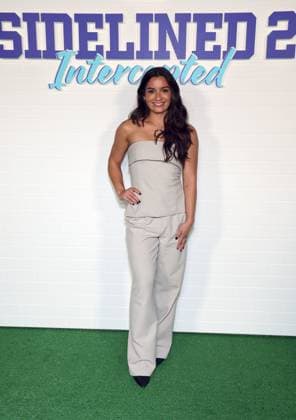 13 November 2025 - Los Angeles, California - Sydney Agudong. Los Angeles premiere of Tubis YA Original Film SIDELINED 2: INTERCEPTED held at Pacific Design Center. Los Angeles USA - ZUMAa123 20251113_zaa_a123_072 Copyright: xADx