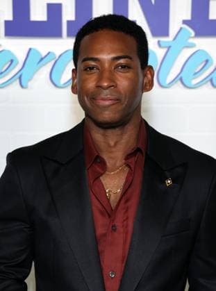 Los Angeles premiere of Tubi™s YA Original Film SIDELINED 2: INTERCEPTED 13 November 2025 . Los Angeles, California - Oliver Williams At Los Angeles premiere of Tubi™s YA Original Film SIDELINED 2: INTERCEPTED held at The Pacific Design Center in Los Angeles., Credit:Sadou Faye Avalon United States, CA, Los Angeles, Pacific Design Center  Copyright: xSadouxFayex xAvalonx 1052333333