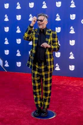 Argentinian singer Fito Paez poses with her Best Pop Song award during 26th Latin Grammy awarding ceremony at MGM Grand Garden Arena in Las Vegas, Nevada, USA, 13 November 2025. Latin Grammy awarding ceremony in Las Vegas !ACHTUNG: NUR REDAKTIONELLE NUTZUNG!  Copyright: xArmandoxArorizox USA6345 20251114-55018532845007_1007
