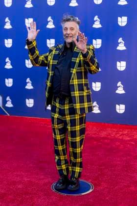 Argentinian singer Fito Paez poses with her Best Pop Song award during 26th Latin Grammy awarding ceremony at MGM Grand Garden Arena in Las Vegas, Nevada, USA, 13 November 2025. Latin Grammy awarding ceremony in Las Vegas !ACHTUNG: NUR REDAKTIONELLE NUTZUNG!  Copyright: xArmandoxArorizox USA6347 20251114-55018532849008_1008