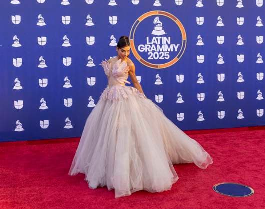 Mexican actress and model Alejandra Espinoza poses with her Best Pop Song award during 26th Latin Grammy awarding ceremony at MGM Grand Garden Arena in Las Vegas, Nevada, USA, 13 November 2025. Latin Grammy awarding ceremony in Las Vegas !ACHTUNG: NUR REDAKTIONELLE NUTZUNG!  Copyright: xArmandoxArorizox USA6348 20251114-55018532854008_1008