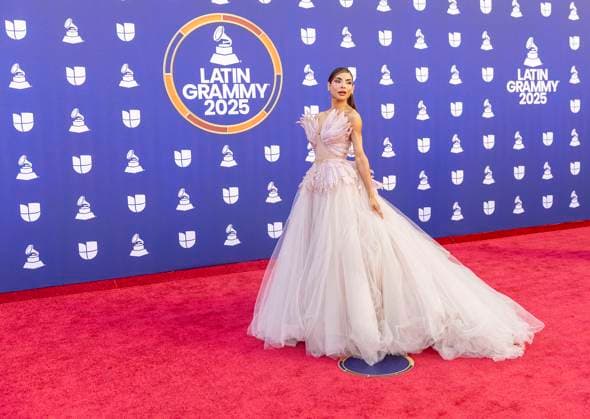 Mexican actress and model Alejandra Espinoza poses with her Best Pop Song award during 26th Latin Grammy awarding ceremony at MGM Grand Garden Arena in Las Vegas, Nevada, USA, 13 November 2025. Latin Grammy awarding ceremony in Las Vegas !ACHTUNG: NUR REDAKTIONELLE NUTZUNG!  Copyright: xArmandoxArorizox USA6349 20251114-55018532856007_1007