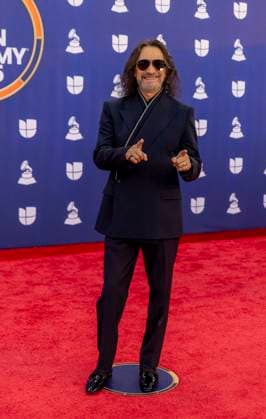 The Mexican singer Marco Antonio Solis poses on the red carpet during 26th Latin Grammy awarding ceremony at MGM Grand Garden Arena in Las Vegas, Nevada, USA, 13 November 2025. Latin Grammy awarding ceremony in Las Vegas !ACHTUNG: NUR REDAKTIONELLE NUTZUNG!  Copyright: xArmandoxArorizox USA6372 20251114-55018533073_1