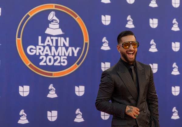 Colombian singer Maluma poses on the red carpet during 26th Latin Grammy awarding ceremony at MGM Grand Garden Arena in Las Vegas, Nevada, USA, 13 November 2025. Latin Grammy awarding ceremony in Las Vegas !ACHTUNG: NUR REDAKTIONELLE NUTZUNG!  Copyright: xArmandoxArorizox USA6367 20251114-55018533183_1