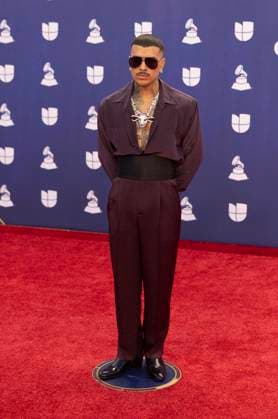 Puerto Rican singer Rauw Alejandro poses on the red carpet during 26th Latin Grammy awarding ceremony at MGM Grand Garden Arena in Las Vegas, Nevada, USA, 13 November 2025. Latin Grammy awarding ceremony in Las Vegas !ACHTUNG: NUR REDAKTIONELLE NUTZUNG!  Copyright: xArmandoxArorizox USA6378 20251114-55018533215_1