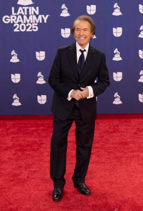 Spanish singer Raphael poses on the red carpet during 26th Latin Grammy awarding ceremony at MGM Grand Garden Arena in Las Vegas, Nevada, USA, 13 November 2025. Latin Grammy awarding ceremony in Las Vegas !ACHTUNG: NUR REDAKTIONELLE NUTZUNG!  Copyright: xArmandoxArorizox USA6384 20251114-55018533237_1