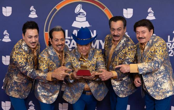 (From left) Tigres del Norte band s members Luis Hernandez, Hernan Hernandez, Jorge Hernandez, Eduardo Hernandez and Oscar Lara pose with their Best Norteno Album award and Best Regional Song award during 26th Latin Grammy awarding ceremony at MGM Grand Garden Arena in Las Vegas, Nevada, USA, 13 November 2025. Latin Grammy awarding ceremony in Las Vegas !ACHTUNG: NUR REDAKTIONELLE NUTZUNG!  Copyright: xArmandoxArorizox USA6331 20251114-55018533192008_1008