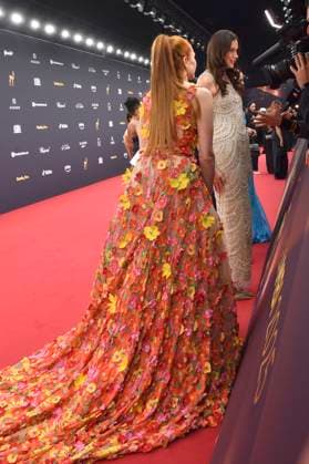 Barbara Meier and Gloria Sophie Burkandt at the 77 Bambi Awards 2025 in the Bavaria Filmstudios Munich, 13 11 2025 Foto:xB.xInsingerx xFuturexImagex bambi_5134