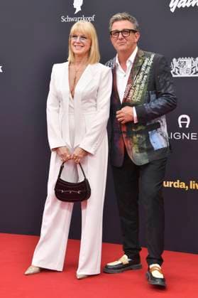 Hans Sigl with his wife Susanne Sigl at the 77 Bambi Awards 2025 at the Bavaria Film Studios in Munich, 13 11 2025 Foto:xB.xInsingerx xFuturexImagex bambi_5144