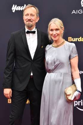 Hergen Wöbken and Katja Weitzenböck at the 77 Bambi Awards 2025 in the Bavaria Filmstudios Munich, 13 11 2025 Foto:xB.xInsingerx xFuturexImagex bambi_5149