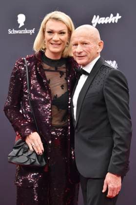 Maria Höfl Riesch with partner Johann Schrempf at the 77 Bambi Awards 2025 in the Bavaria Filmstudios Munich, 13 11 2025 Foto:xB.xInsingerx xFuturexImagex bambi_5182