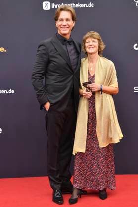 Thomas Heinze with companion at the 77 Bambi Awards 2025 in the Bavaria Filmstudios Munich, 13 11 2025 Foto:xB.xInsingerx xFuturexImagex bambi_5187