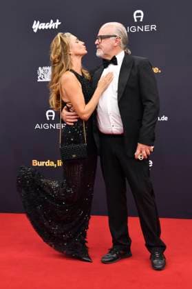 Claudelle Deckert with husband Peter Olsson at the 77 Bambi Awards 2025 in the Bavaria Filmstudios Munich, 13 11 2025 Foto:xB.xInsingerx xFuturexImagex bambi_5221